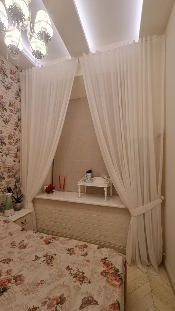 римская штора из блэкаута и тюль в спальню в стиле прованс
